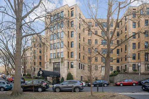 2032 Belmont Rd NW Photo 1
