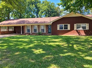 2823 Laurie Dr, West Plains, MO 65775