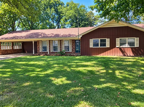 2823 Laurie Drive, West Plains, MO 65775