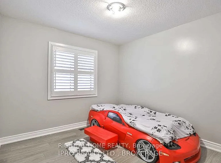 20 Bradshaw Dr — Photo 29