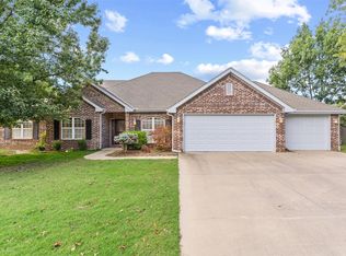 1923 Rolling Hills Dr, Bartlesville, OK 74006