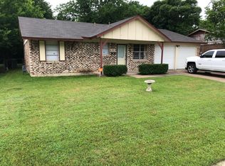 553 NW Renfro St, Burleson, TX 76028