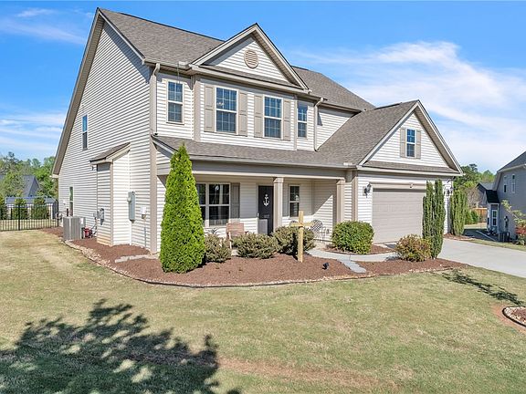 4th image of 1017 Waterside Dr
