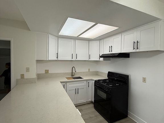 5th image of 7522 Amazon Dr APT 8