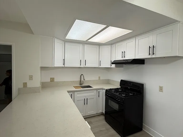 7522 Amazon Dr #8 — Photo 5