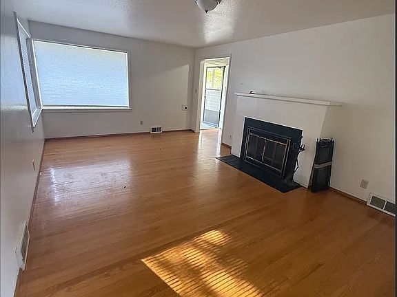 3rd image of 3857 24th Ave W
