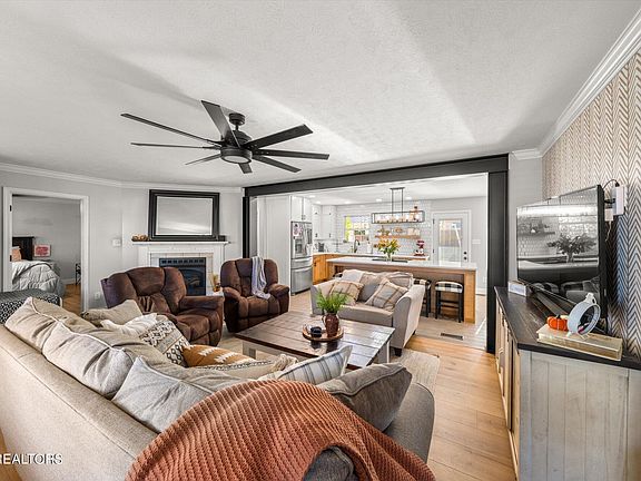 3rd image of 4426 Alder Tree Ln