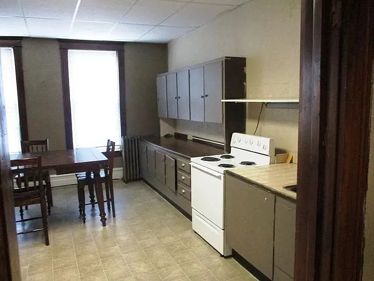 310 W Main St — Photo 1