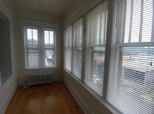 712 W Franklin Ave #9, Minneapolis, MN 55405