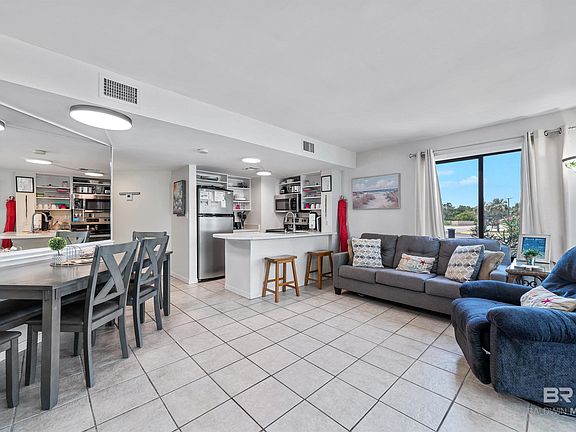 3rd image of 497 Plantation Rd APT 1149