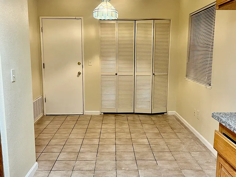 8149 Glen Alta Way — Photo 7