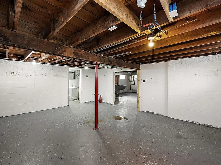35711 Alfred St — Photo 31