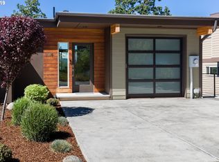 2180 Clearwater Ln, Hood River, OR 97031