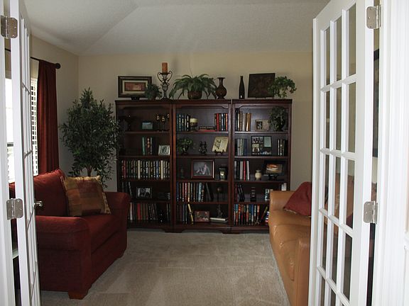 4th image of 676 Spanish Way E