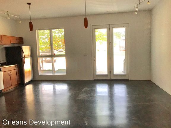 2nd image of 832-842 Banklick St #104