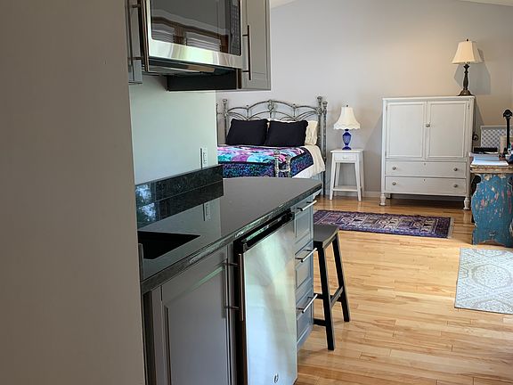 5th image of 1819 Eastlawn Ave #0