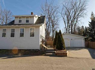 9 Knapp Ter, Albany, NY 12205