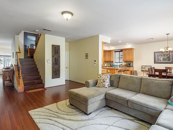 4th image of 4323 W 190th St