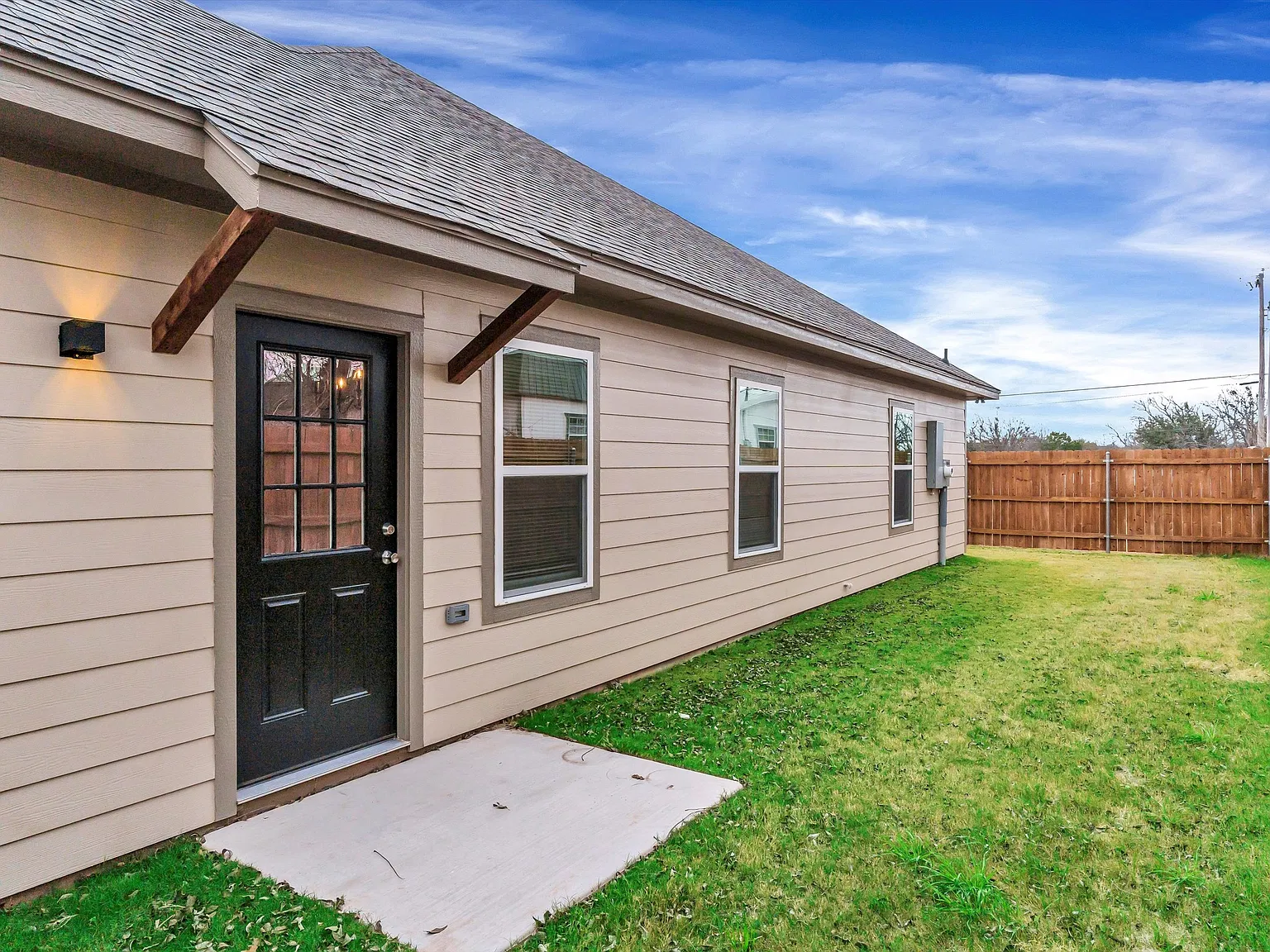 3 bed, $1,795 — Photo 3