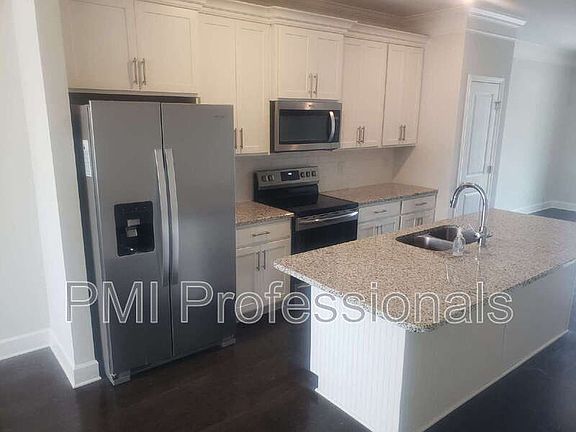 3rd image of 209 Muir Ave
