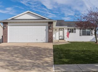 1023 Koudsi Blvd NW, Cedar Rapids, IA 52405
