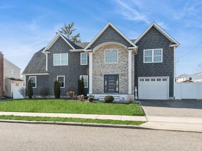 645 N Indiana Avenue, Lindenhurst, NY, 11757