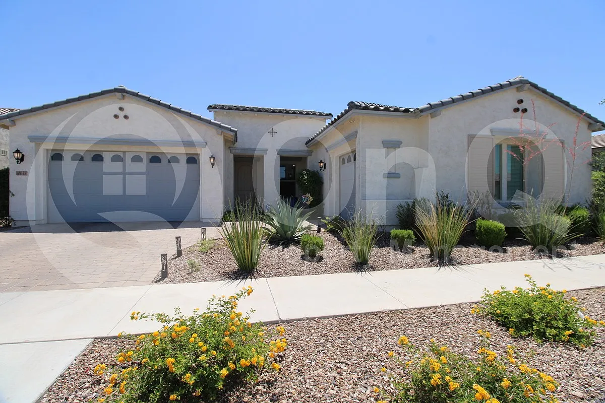 3 bed, 3.5 bath, 3383 sqft, $3,499 — Photo 2