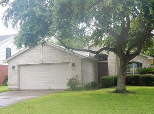 618 Canyon Crest Dr, League City, TX 77573