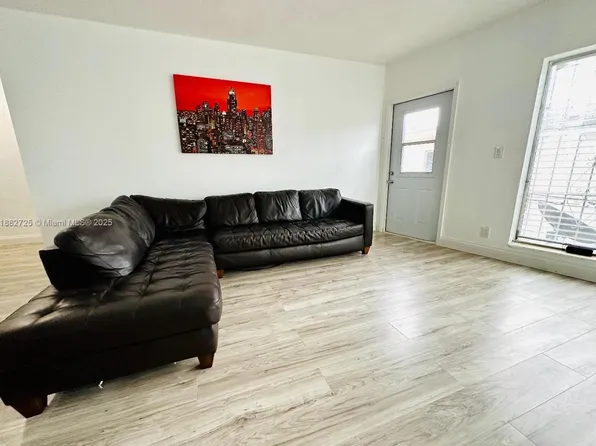 7712 Byron Ave APT 3, Miami Beach, FL 33141