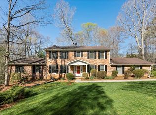 992 Woodhaven Forest Dr, Winston Salem, NC 27105