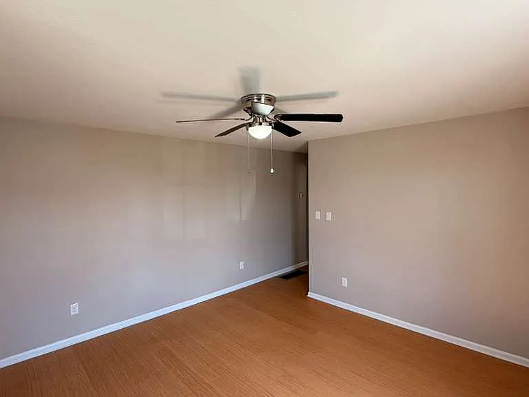 338 Jefferson St — Photo 3