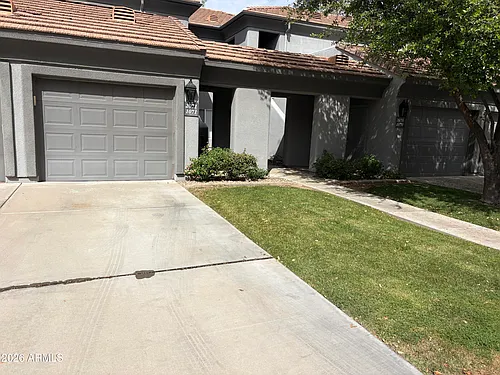 7401 W Arrowhead Clubhouse Dr Photo 1