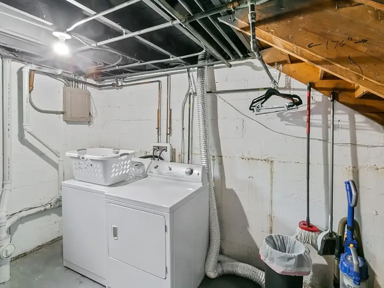 327 2nd St #1 — Photo 22
