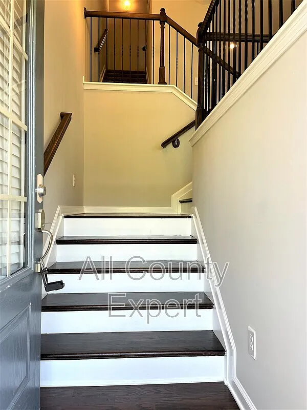 3 bed, 3.5 bath, 1917 sqft, $2,850 — Photo 3
