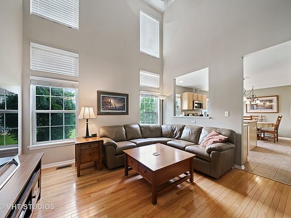 4th image of 2208 Foxmoor Ln