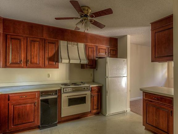 2nd image of 1110 Glenway Ave
