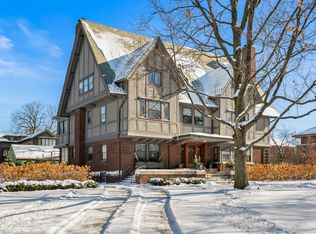 420 N Euclid Ave, Oak Park, IL 60302