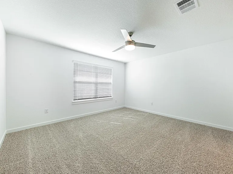 1804 Bonham Ln — Photo 10