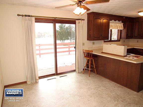 Dining area w/patio door