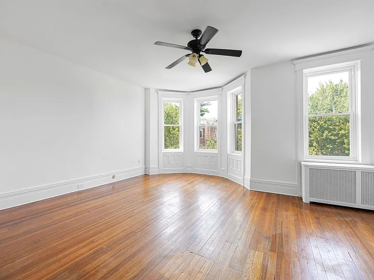 258 Woodlawn Ave — Photo 18