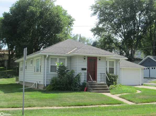 207 E 10th St, Atlantic, IA 50022