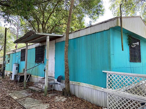 4th image of 7637 Hart Dr