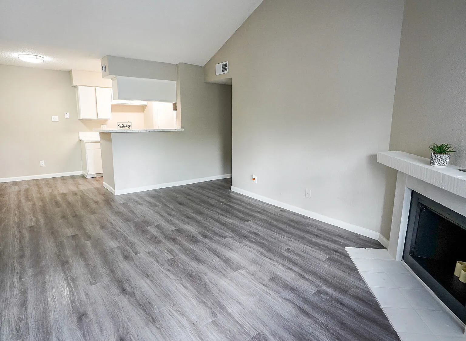 Avery Place — Photo 3
