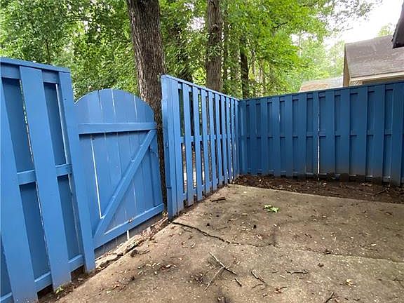 5th image of 544 Crooked Creek Ct
