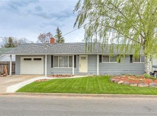 305 S Rose St, Phoenix, OR 97535