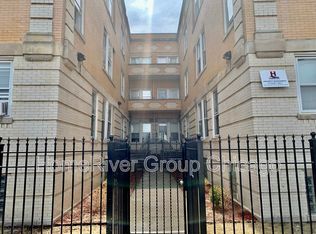 353 E 55th Pl APT 2S, Chicago, IL 60637