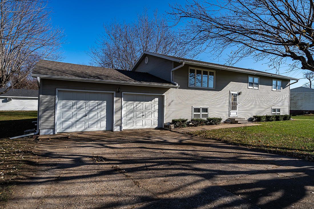 247 S Cedar St, Wapello, IA 52653 Zillow