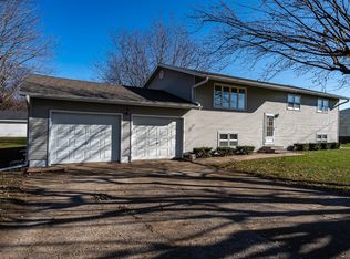 247 S Cedar St, Wapello, IA 52653