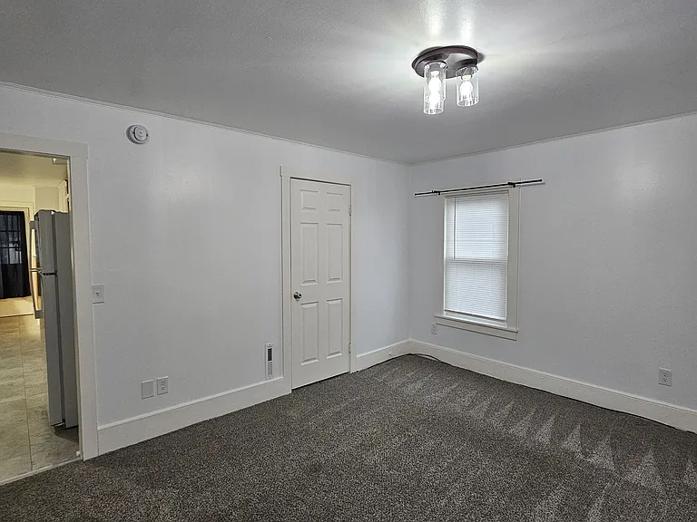 12 Maple St #B — Photo 7