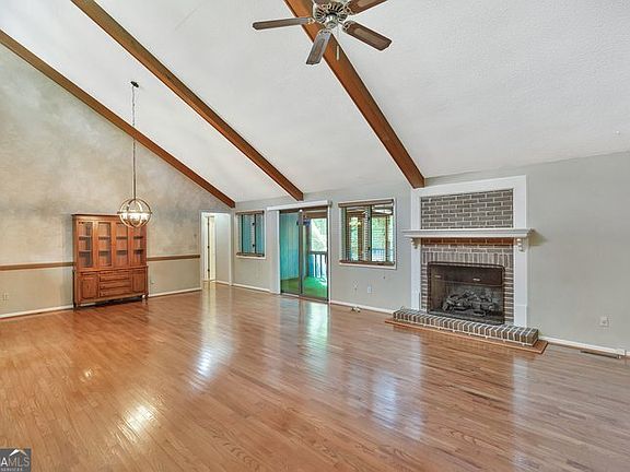 3rd image of 123 Forest Dr